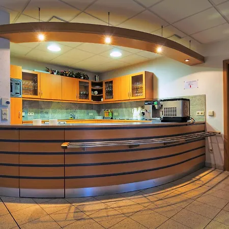 מלון Willi-michels-bildungsstaette *